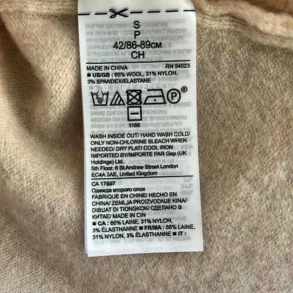 Banana republic new with tags, sweater, size small - Picture 5 of 6